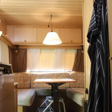 Full Service Caravan 2 *