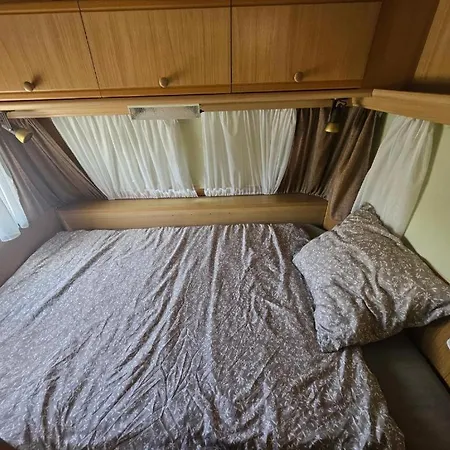 Full Service Caravan 2 Apartment