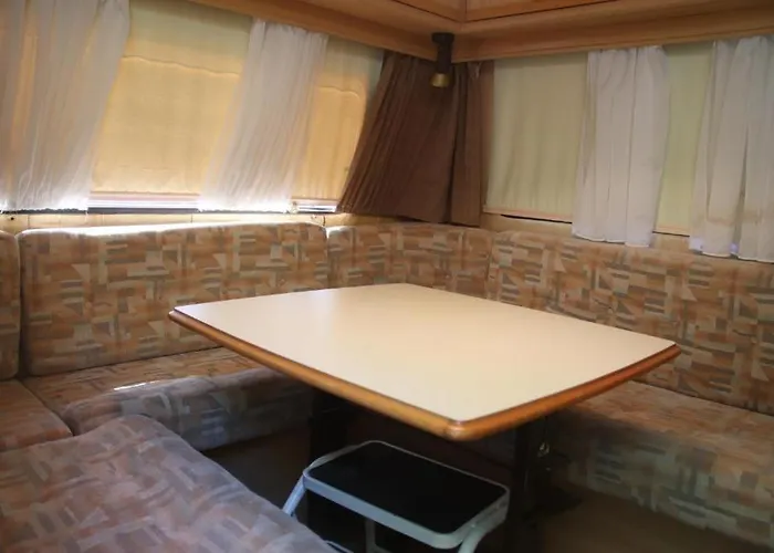 Full Service Caravan 2 *