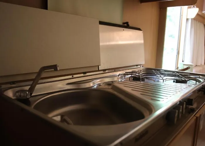 Full Service Caravan 2