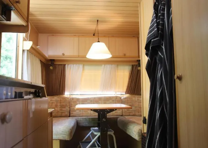 Full Service Caravan 2 *